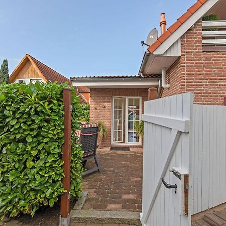 Enticing Holiday Home In Oldenburg With Garden Near Sea Dannau 외부 사진