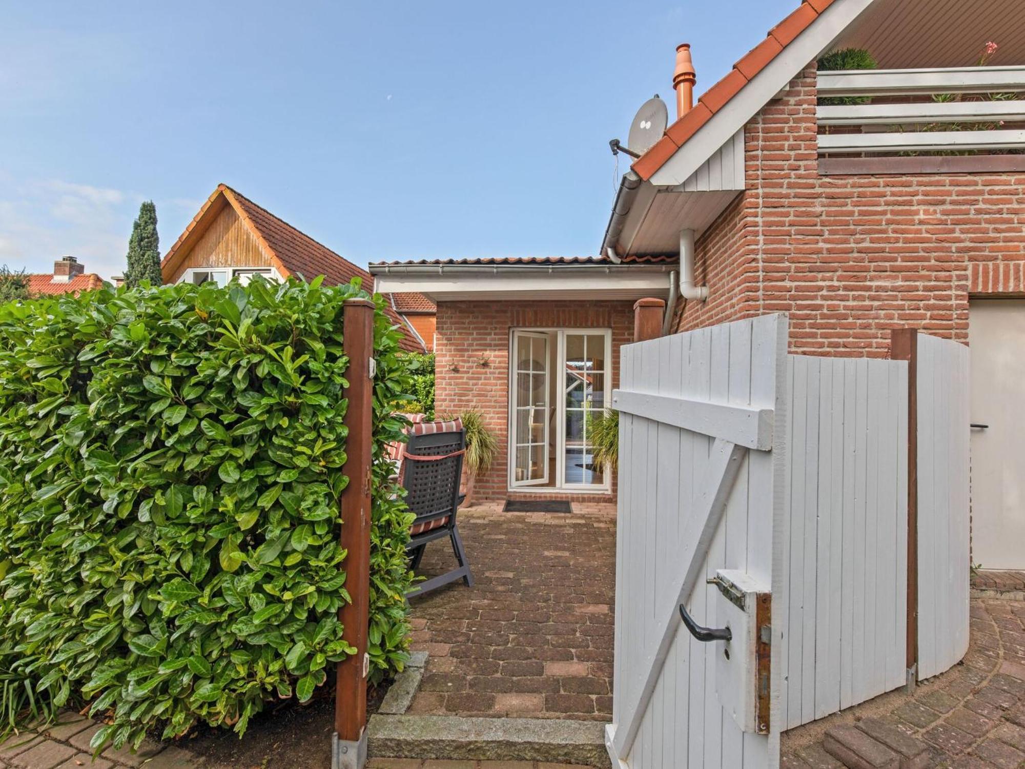 Enticing Holiday Home In Oldenburg With Garden Near Sea Dannau 외부 사진
