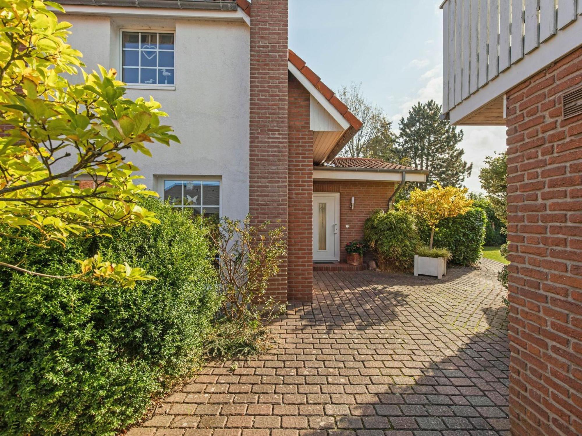 Enticing Holiday Home In Oldenburg With Garden Near Sea Dannau 외부 사진