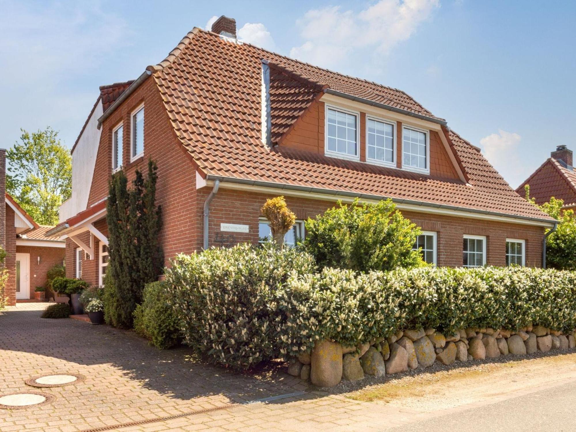 Enticing Holiday Home In Oldenburg With Garden Near Sea Dannau 외부 사진